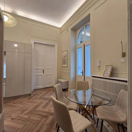 Budanova بودابست